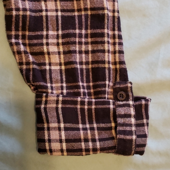 Vintage Style Flannel w/Adjustable Sleeve - Picture 6 of 8